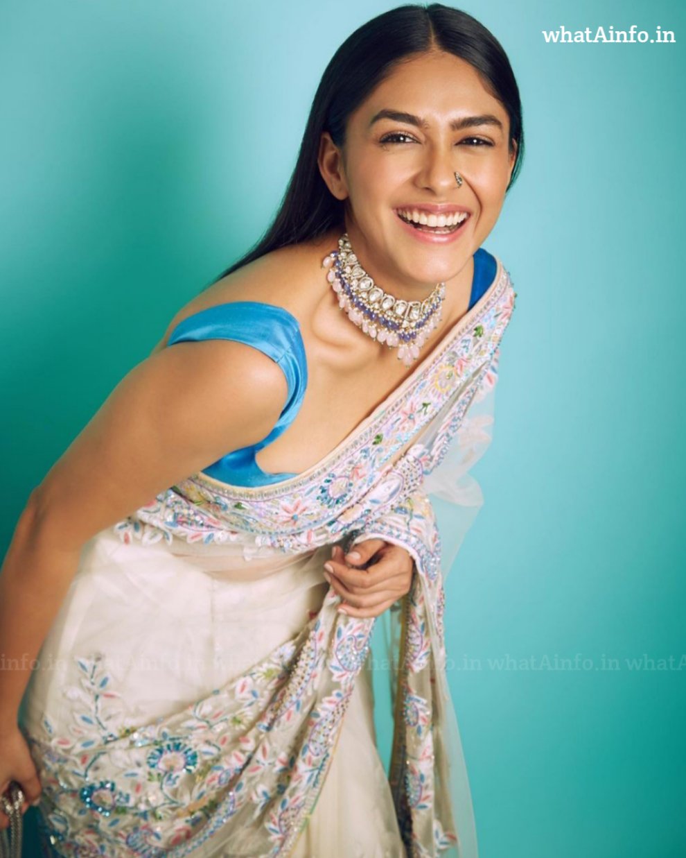 Mrunal Thakur Biography, Age, Family, Wiki, Net Worth, and More whatAinfo.in