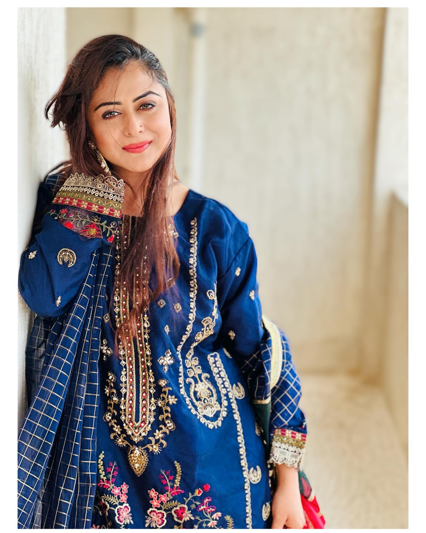 Read more about the article Falaq Naaz Biography, Family, Age, Net Worth, Wiki & More